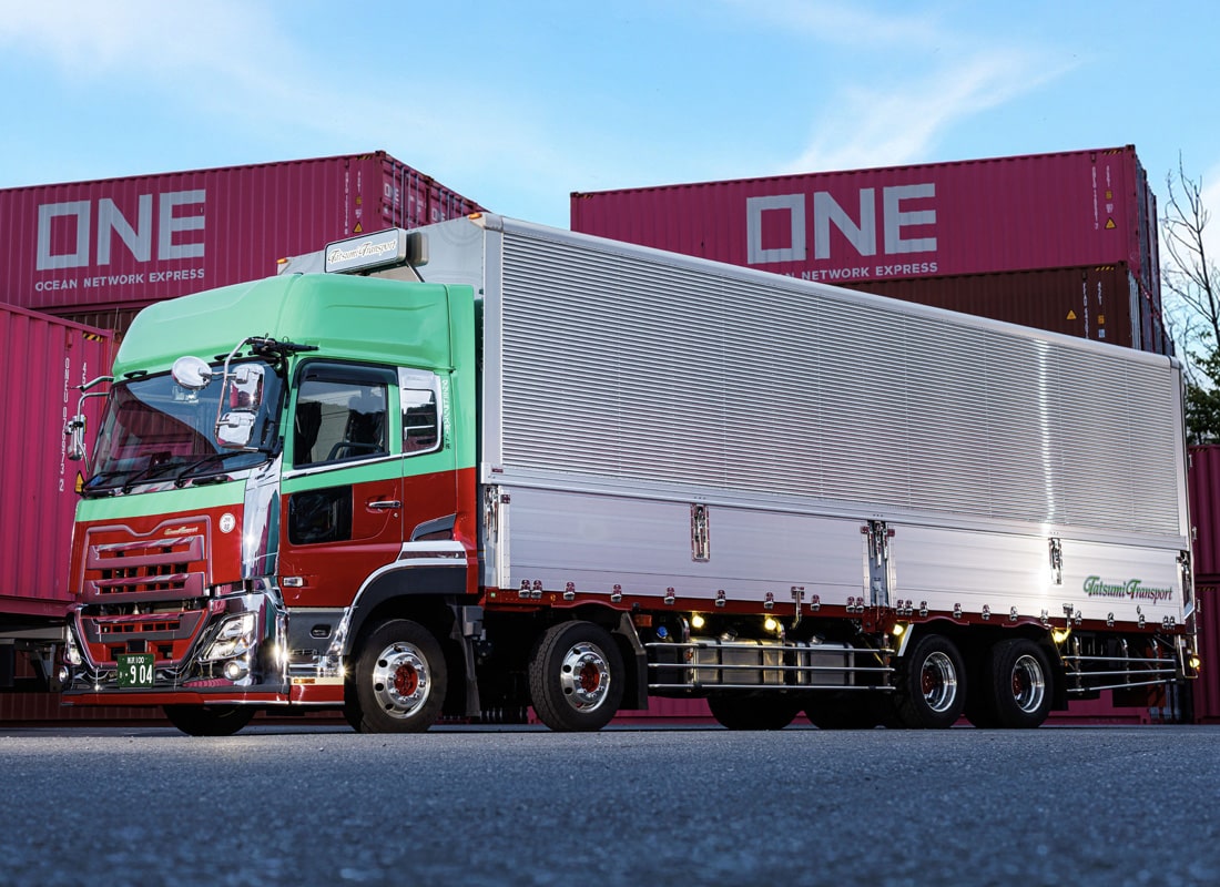 タツミトランスポートの大型トラック
